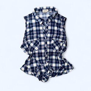 Passport Sleeveless Plaid Top